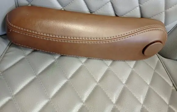 Chrysler Pacifica Armrest 6RP63TRMAD