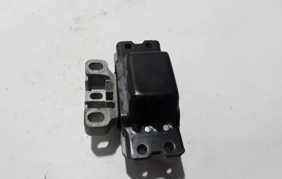 Volkswagen Caddy Engine mount bracket 1K0199555