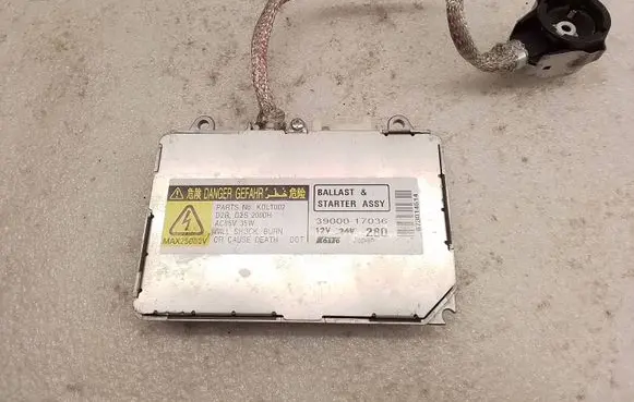 Land Rover Discovery 3 - LR3 Headlight ballast module Xenon 3900017036