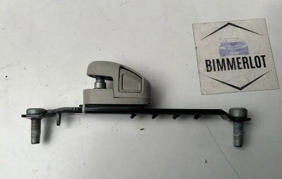 Chrysler Pacifica Seat belt adjustment rail 5LA64PD2AB