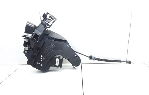 Volvo V50 Rear door lock 30699112 985917101