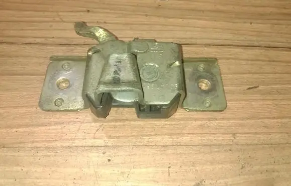 Opel Tigra A Tailgate/trunk/boot lock/catch/latch