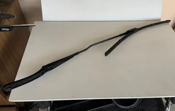 Audi A4 S4 B8 8K Windshield/front glass wiper blade 8K1955408
