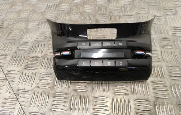 Peugeot 208 Climate control unit 96722471XU