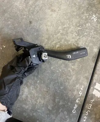 Volkswagen PASSAT B7 Indicator stalk 1K0953513 01103500 10350070935120
