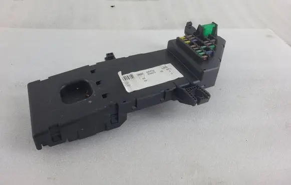 Opel Signum Fuse module 13181984