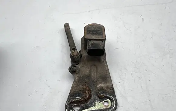 Mercedes-Benz E W212 Headlight/headlamp level sensor A0065428318