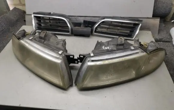 Mitsubishi Carisma Headlights/headlamps set MR361181 MR361182 15157800