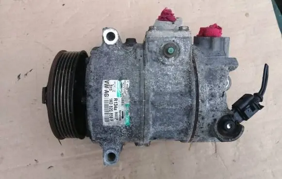 Volkswagen PASSAT B6 Air conditioning (A/C) compressor (pump) 1K0820859F