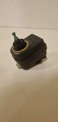 Volvo V70 Headlight level adjustment motor 00435MA1