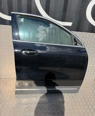 Mercedes-Benz EQA Front door 