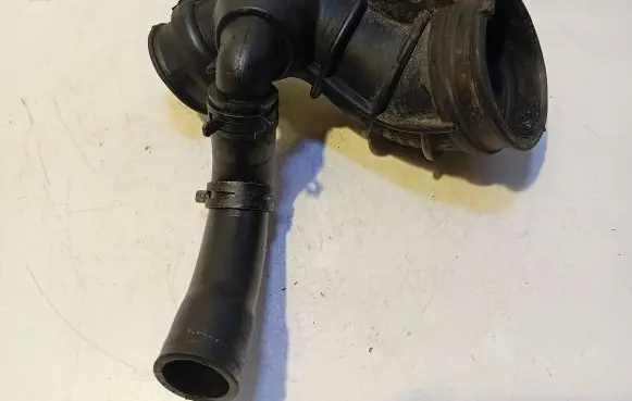Opel Zafira A Air intake hose/pipe 24441600