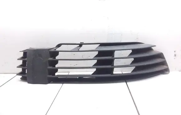Volkswagen PASSAT B5 Front bumper lower grill 3B0853666H 3B0853666
