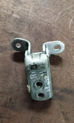 Lexus IS 200-300 Front door upper hinge