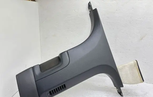 (B) pillar trim (bottom)