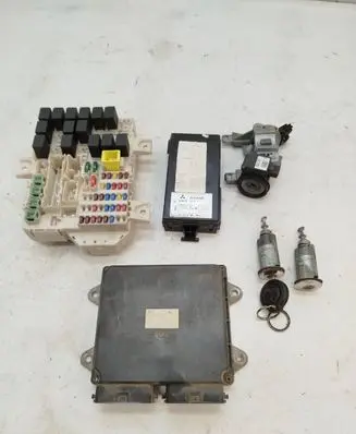 Mitsubishi Colt Engine ECU kit and lock set 1860095400 1860A954 MN108319