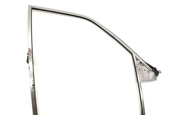 Jaguar XJ X40 Door glass trim BEC16334
