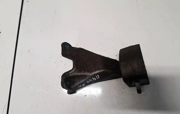 Audi A4 S4 B5 8D Engine mounting bracket 8D0399113L