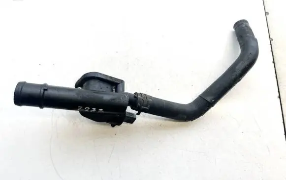 Volkswagen PASSAT B6 Engine coolant pipe/hose 038121132g