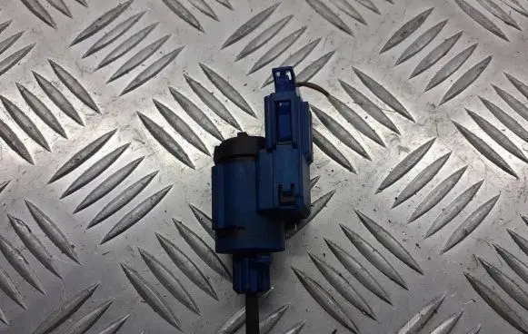 Volkswagen PASSAT B5.5 Clutch pedal sensor 1J0927189E