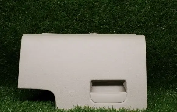 Volkswagen Tiguan Glove box 5M1858719E 5M1857921G