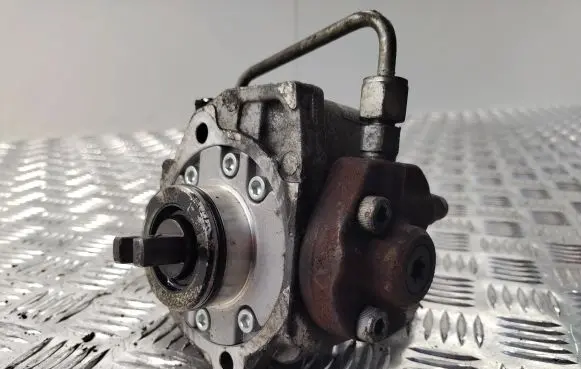 Toyota Avensis T250 Fuel injection high pressure pump 221000r010