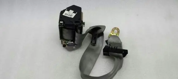 Audi A8 S8 D2 4D Middle seatbelt (rear) 4D0857807C