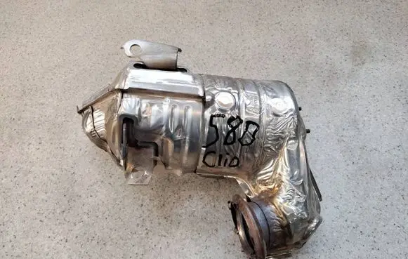Renault Clio V Catalyst/FAP/DPF particulate filter 208A02744R31 208A02744R