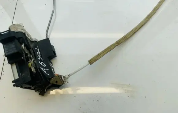 Audi A4 S4 B5 8D Front door lock 8d1837016a