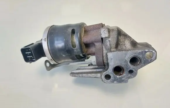 Honda Civic EGR valve 50F70828 13137810