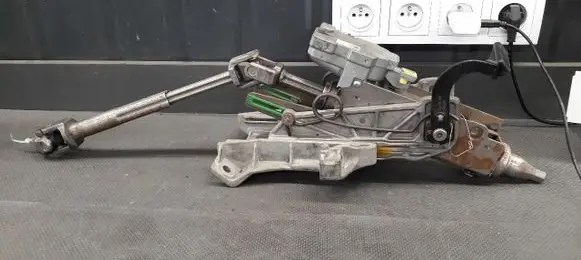 Volvo V50 Steering wheel axle P31317947
