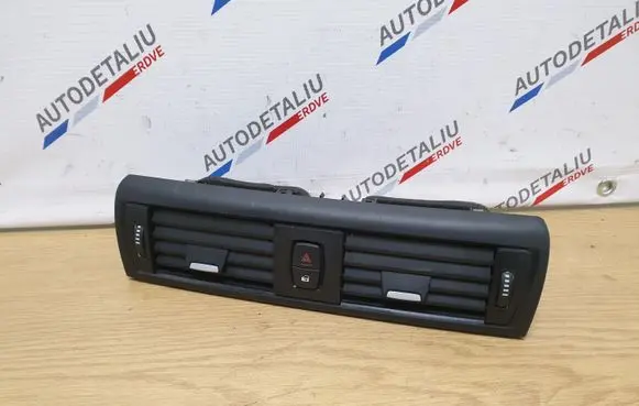 BMW 1 F20 F21 Dash center air vent grill 9205357