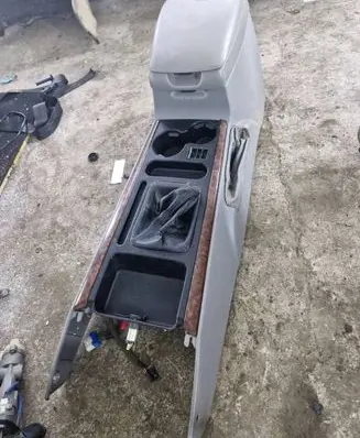 KIA Sorento Armrest 
