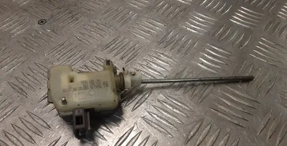 Fuel tank cap lock motor