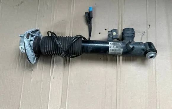 BMW X5 F15 Rear shock absorber/damper 6867868 250714 10541310