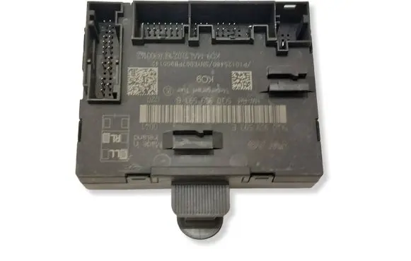 Volkswagen PASSAT B8 Other control units/modules 5Q0959593E 5Q0959593B