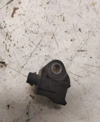 Mercedes-Benz C W205 Airbag deployment crash/impact sensor A2139051300 889108