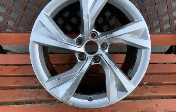 Audi A4 S4 B9 R18 alloy rim 