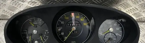 Mercedes-Benz SL R107 Speedometer (instrument cluster) 87001021