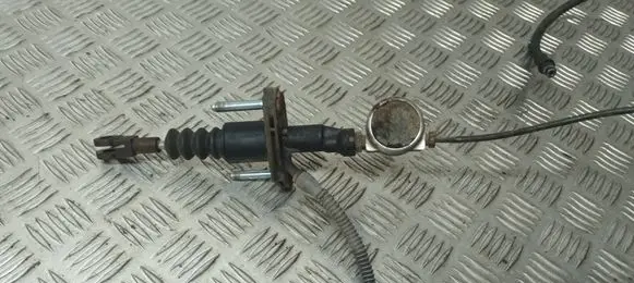 Clutch slave cylinder