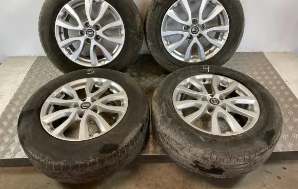 Nissan X-Trail T32 R17 alloy rim 