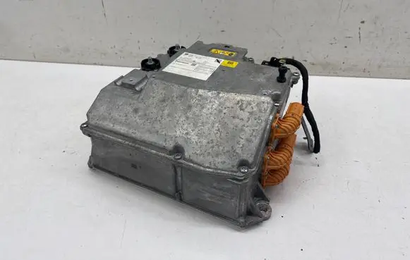 Voltage converter inverter