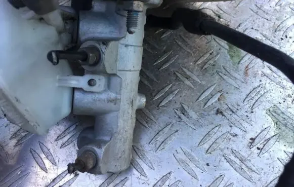 Citroen C4 I Master brake cylinder