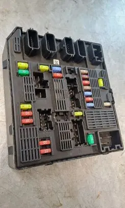 Renault Megane III Fuse module 284B67924R USMJR95