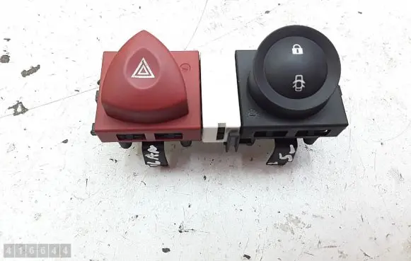 Renault Megane II Hazard light switch 8200095493
