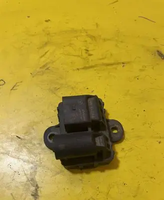 Mercedes-Benz E W211 Charging relay A651530279 651530279