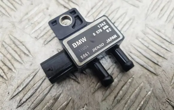 BMW 3 F30 F35 F31 Exhaust gas pressure sensor 8570686 13628570686