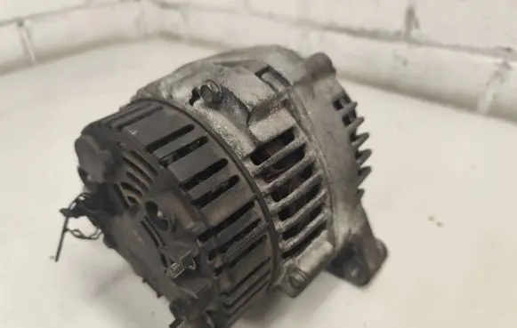 Audi A4 S4 B5 8D Generator/alternator 058903016E