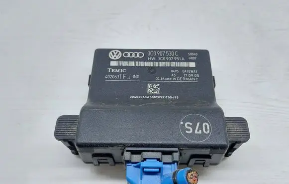 Volkswagen PASSAT B6 Gateway control module 3C0907530C 402063 3C0907951A