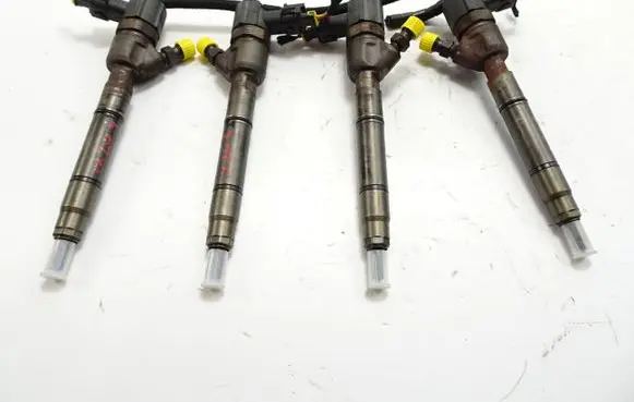 Fuel injector
